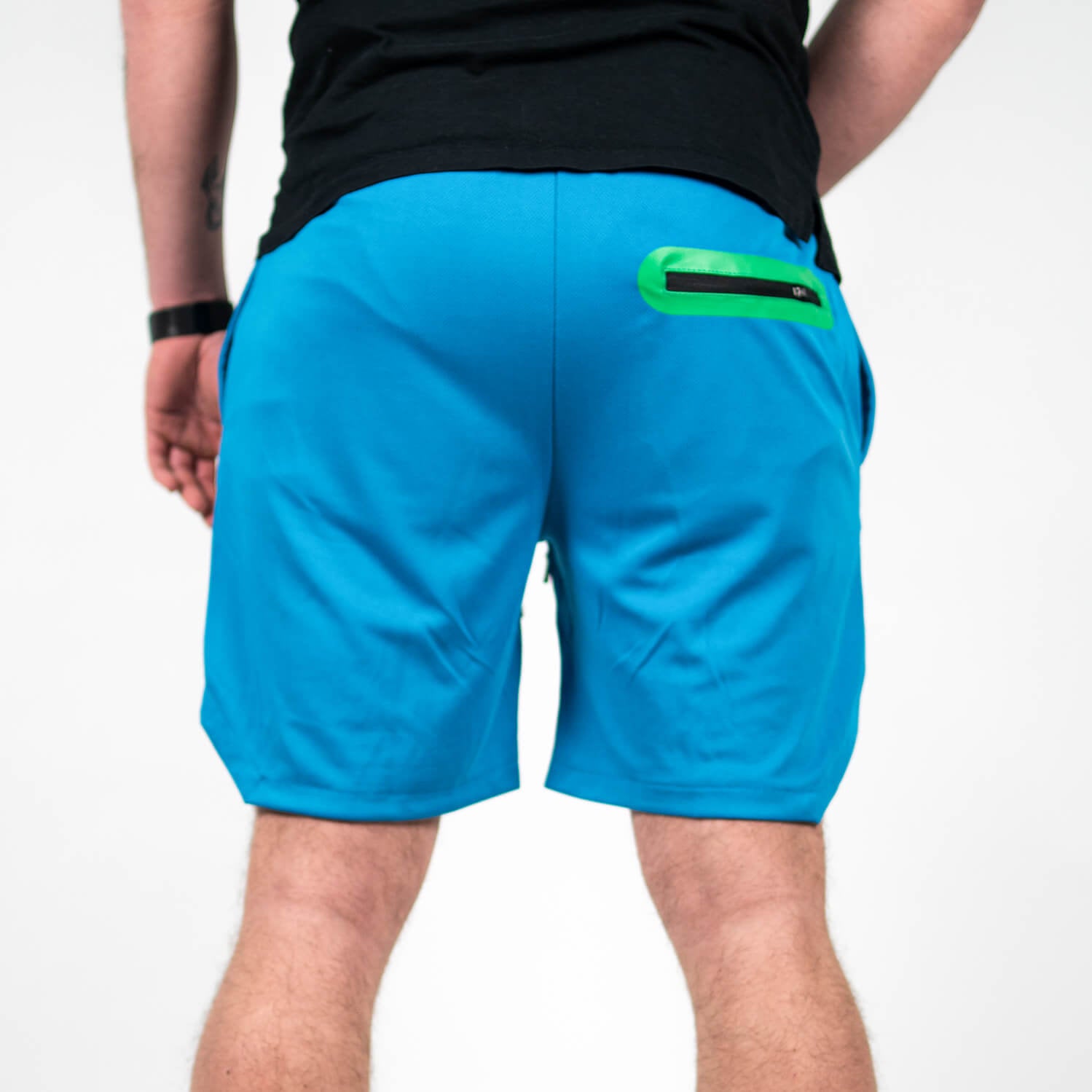 Hellblaue Zecplus Dual Shorts Herren Rückseite mit grüner Reißverschlusstasche